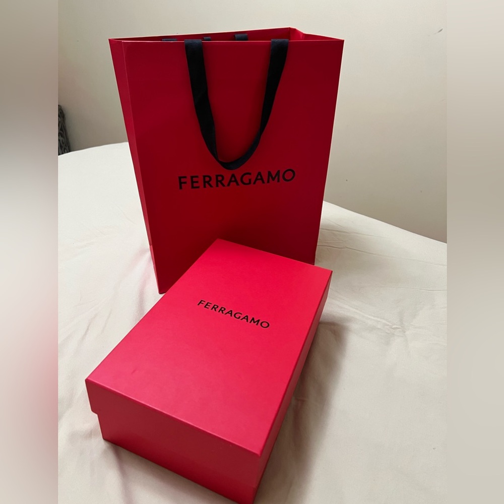 Ferragamo empty shoe box. With shopping bag. No damage